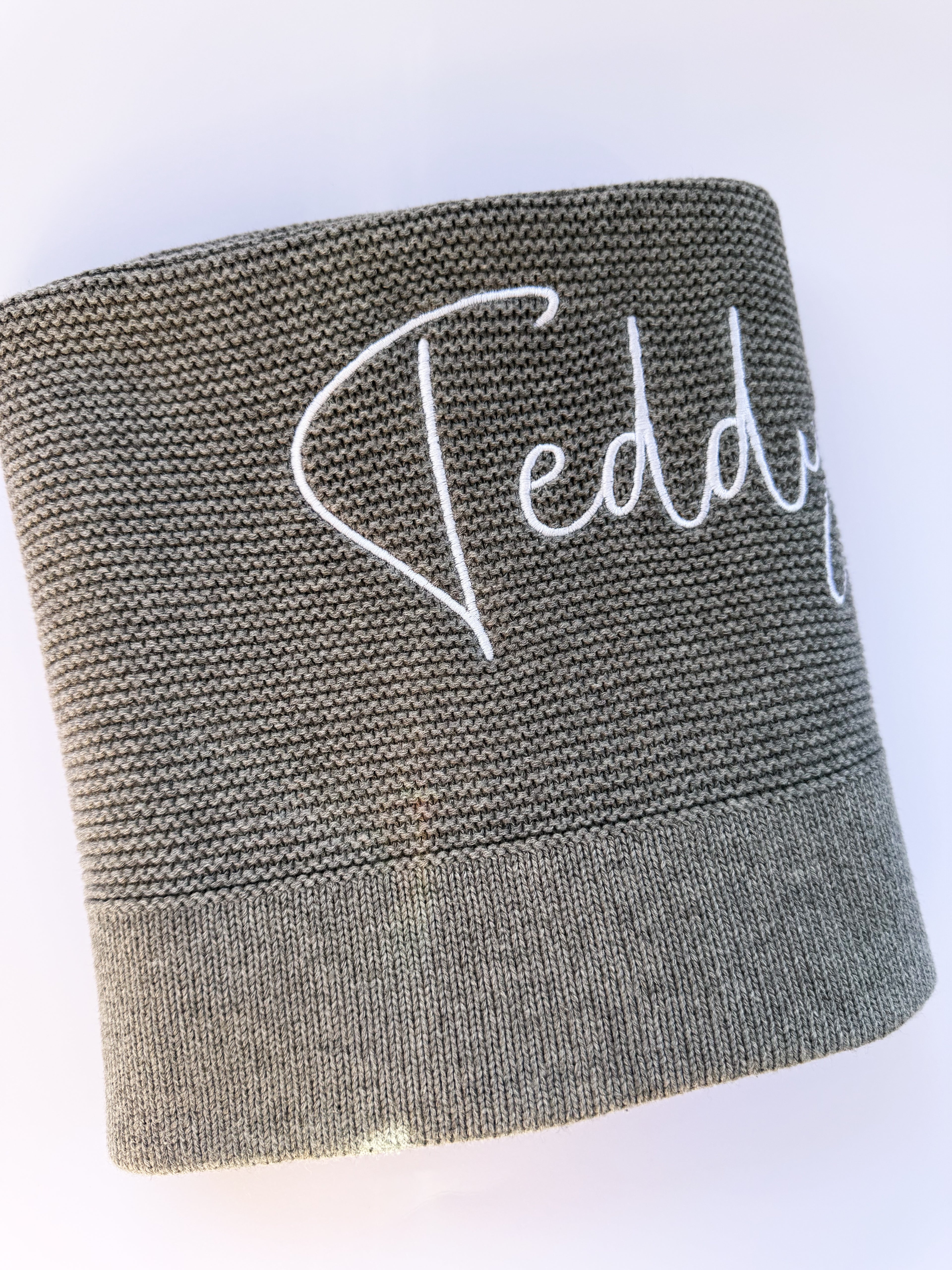 Pebble| Solid Edge Knit Blanket